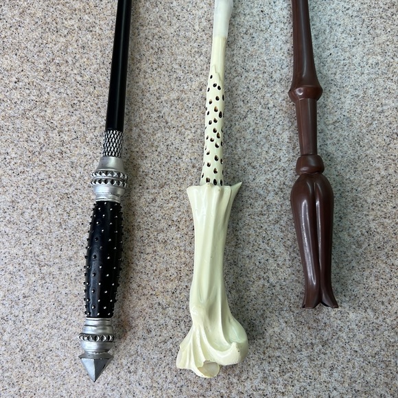 Lot of three  Harry Potter Wands Luna Lovegood Deathly Hallows Narcissa Malfoy - Picture 4 of 17
